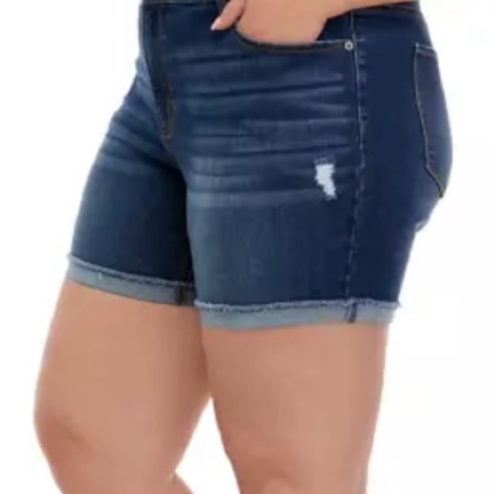 Mid Rise Cuffed Bermuda Shorts